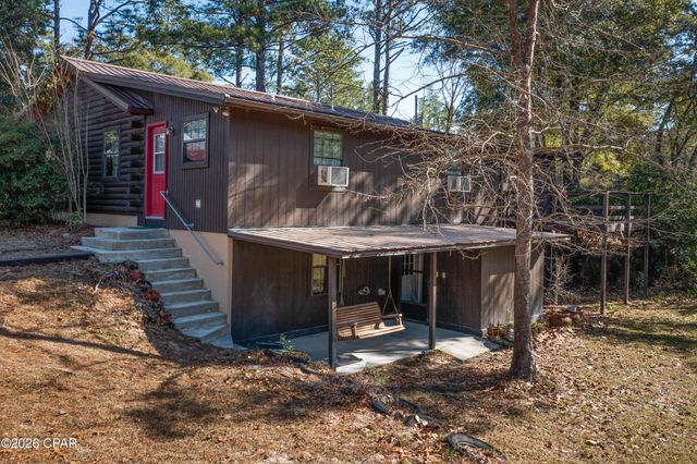 3031 Pineoaks Lane, Chipley, FL 32428