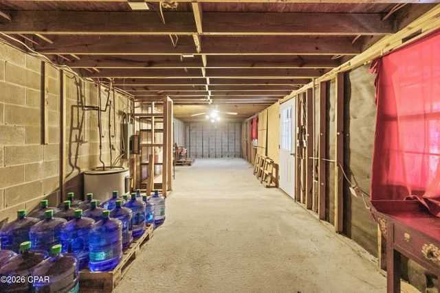 3031 Pineoaks Lane, Chipley, FL 32428