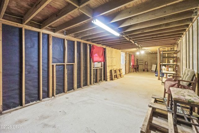 3031 Pineoaks Lane, Chipley, FL 32428