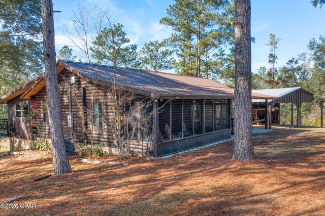 3031 Pineoaks Lane, Chipley, FL 32428