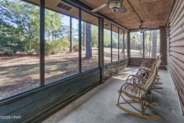 3031 Pineoaks Lane, Chipley, FL 32428