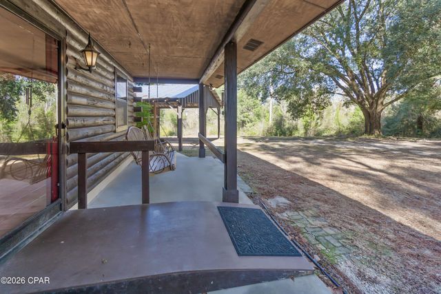 3031 Pineoaks Lane, Chipley, FL 32428