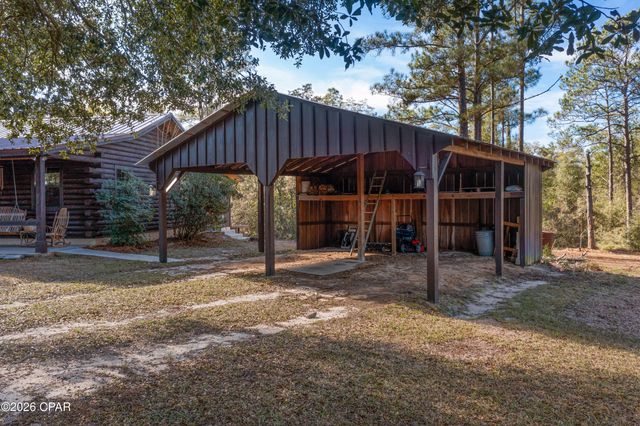 3031 Pineoaks Lane, Chipley, FL 32428