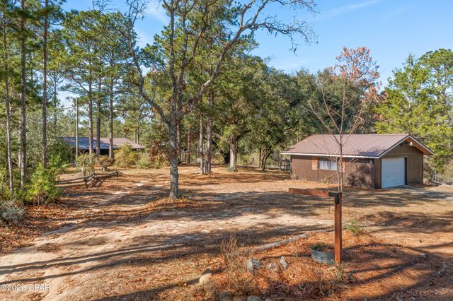 3031 Pineoaks Lane, Chipley, FL 32428