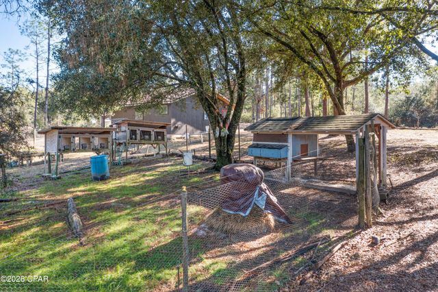 3031 Pineoaks Lane, Chipley, FL 32428
