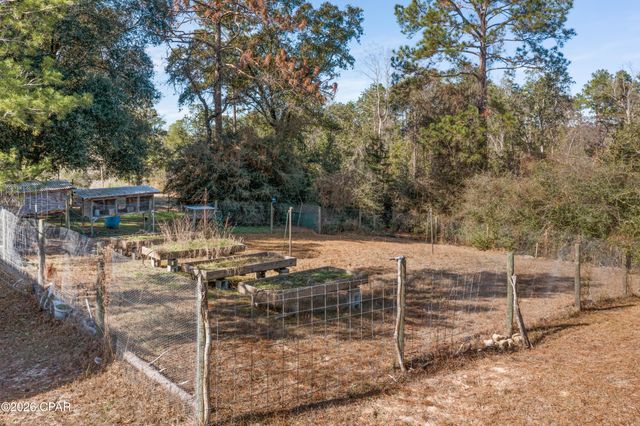 3031 Pineoaks Lane, Chipley, FL 32428