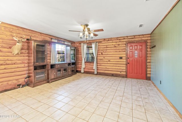 3031 Pineoaks Lane, Chipley, FL 32428