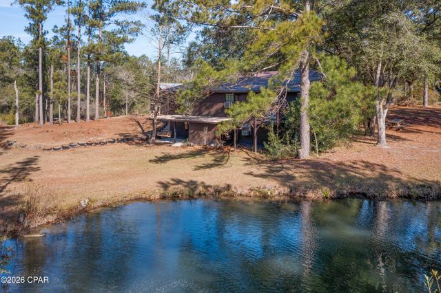 3031 Pineoaks Lane, Chipley, FL 32428