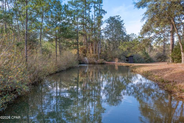 3031 Pineoaks Lane, Chipley, FL 32428
