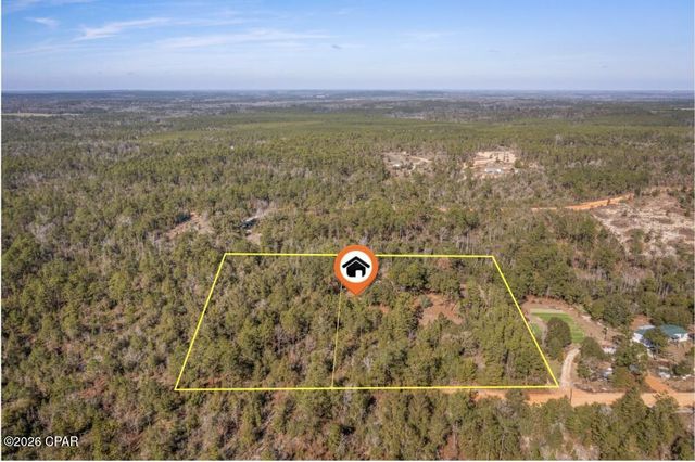 3031 Pineoaks Lane, Chipley, FL 32428