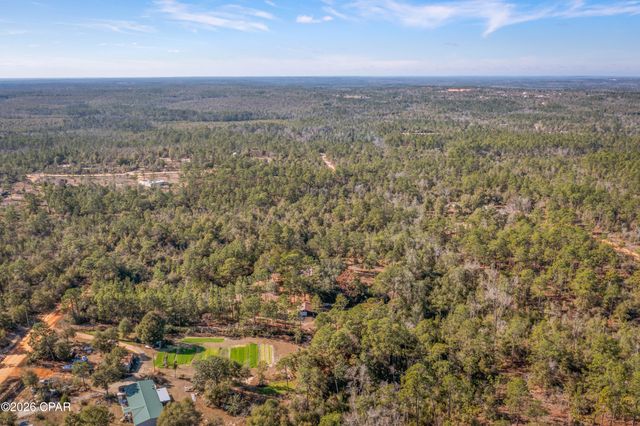 3031 Pineoaks Lane, Chipley, FL 32428