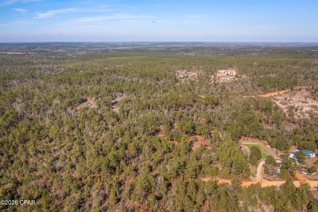 3031 Pineoaks Lane, Chipley, FL 32428