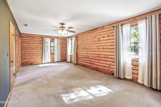 3031 Pineoaks Lane, Chipley, FL 32428