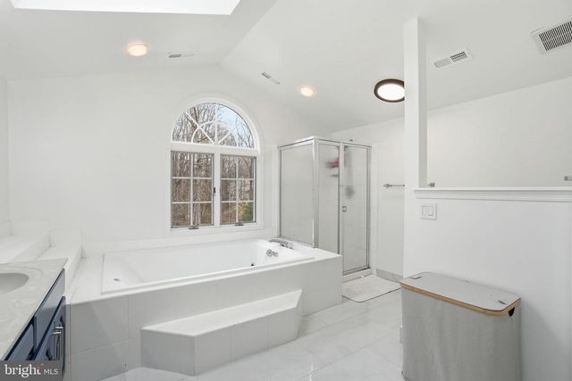 8656 TUTTLE RD, Springfield, VA 22152