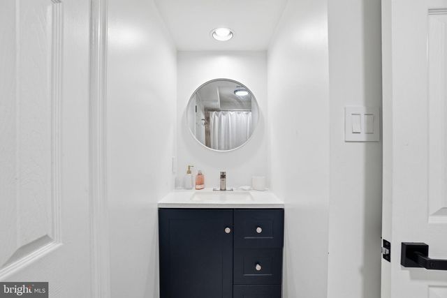 8656 TUTTLE RD, Springfield, VA 22152