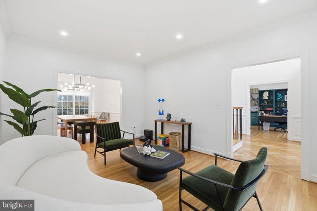 8656 TUTTLE RD, Springfield, VA 22152