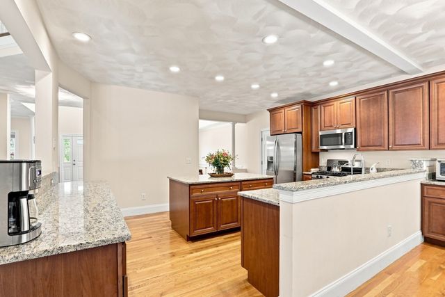 9 Forbes Rd, Hudson, MA 01749