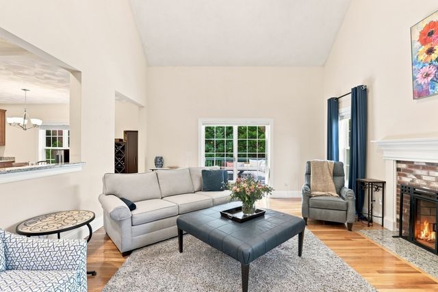 9 Forbes Rd, Hudson, MA 01749
