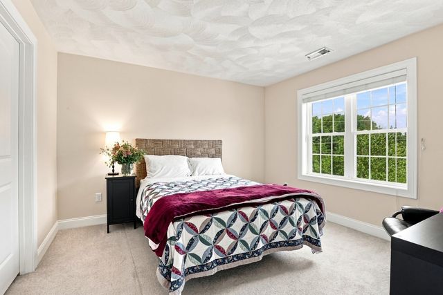 9 Forbes Rd, Hudson, MA 01749