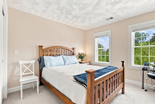 9 Forbes Rd, Hudson, MA 01749