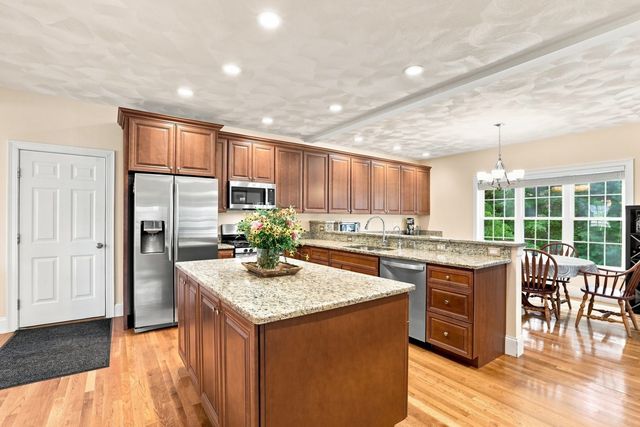 9 Forbes Rd, Hudson, MA 01749