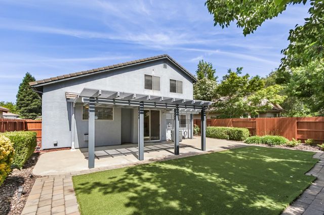 1405 Byrne Ct, Folsom, CA 95630