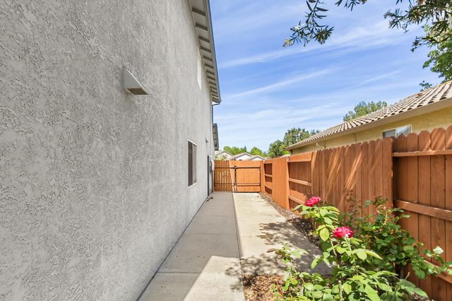 1405 Byrne Ct, Folsom, CA 95630