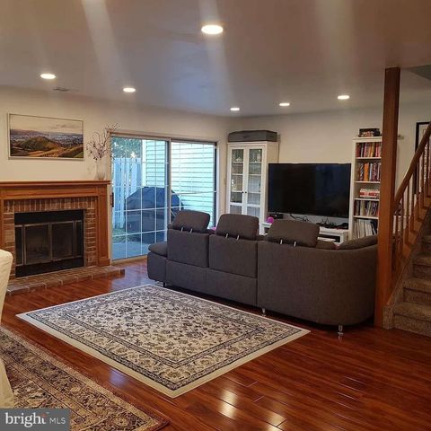 15 COLEBROOK CT, Princeton, NJ 08540