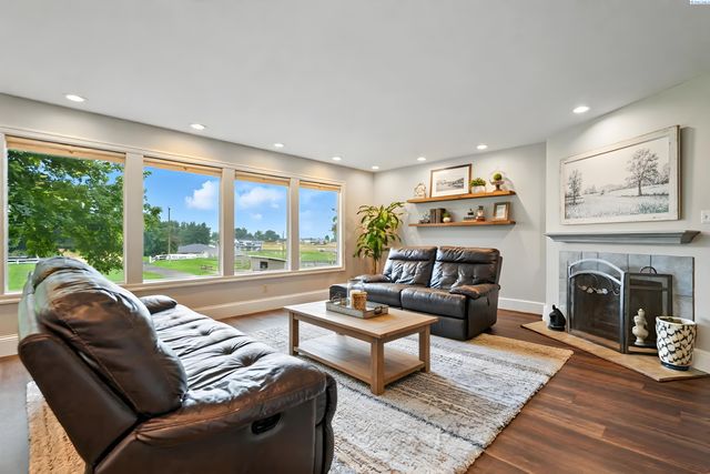 371 Hill Rd, Walla Walla, WA 99362