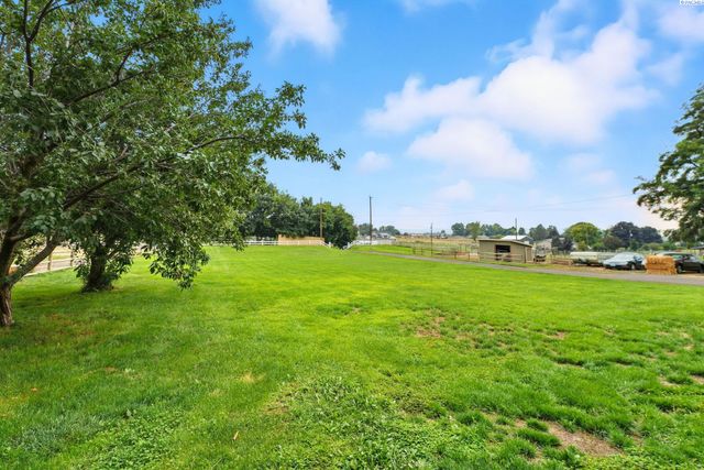 371 Hill Rd, Walla Walla, WA 99362