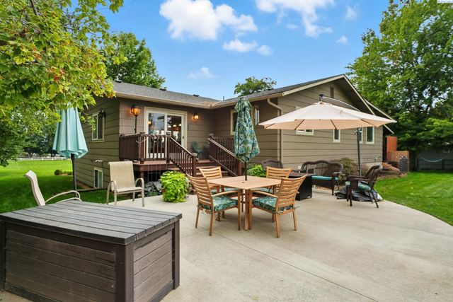 371 Hill Rd, Walla Walla, WA 99362