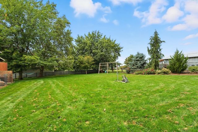 371 Hill Rd, Walla Walla, WA 99362