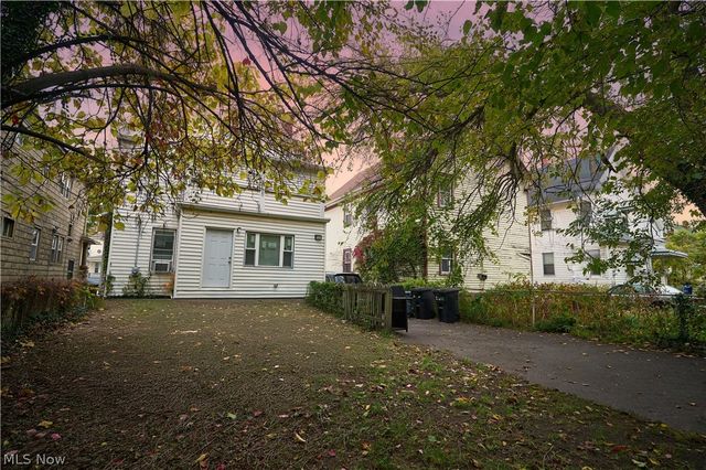 1198 Rozelle Avenue, East Cleveland, OH 44112