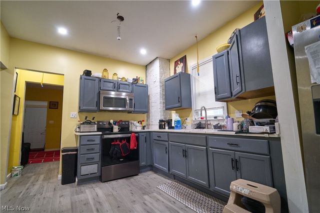 1198 Rozelle Avenue, East Cleveland, OH 44112