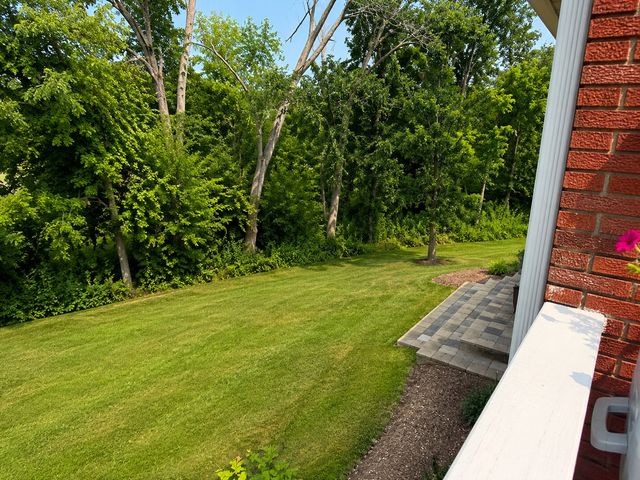 264 Biltmore Drive, North Barrington, IL 60010