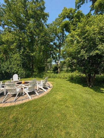 264 Biltmore Drive, North Barrington, IL 60010