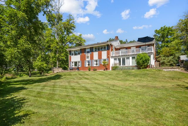 264 Biltmore Drive, North Barrington, IL 60010