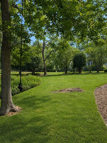 264 Biltmore Drive, North Barrington, IL 60010