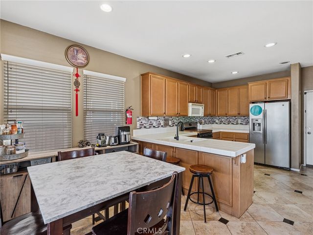 15126 Bluffside Lane, Victorville, CA 92394