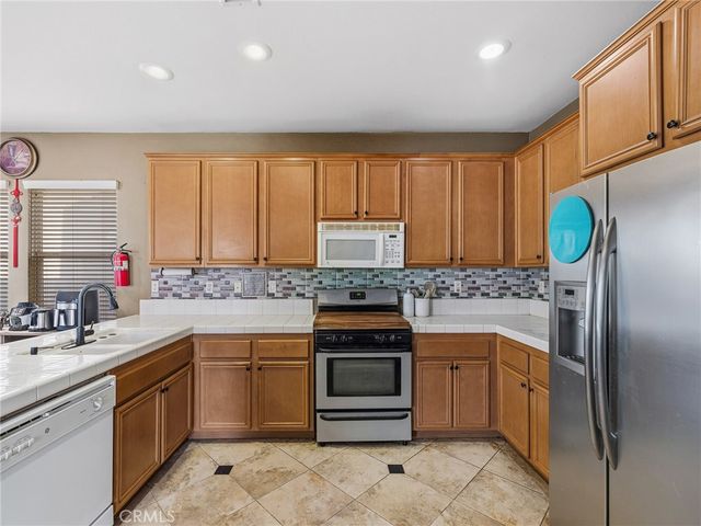 15126 Bluffside Lane, Victorville, CA 92394