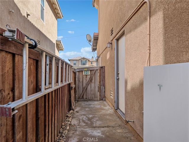 15126 Bluffside Lane, Victorville, CA 92394