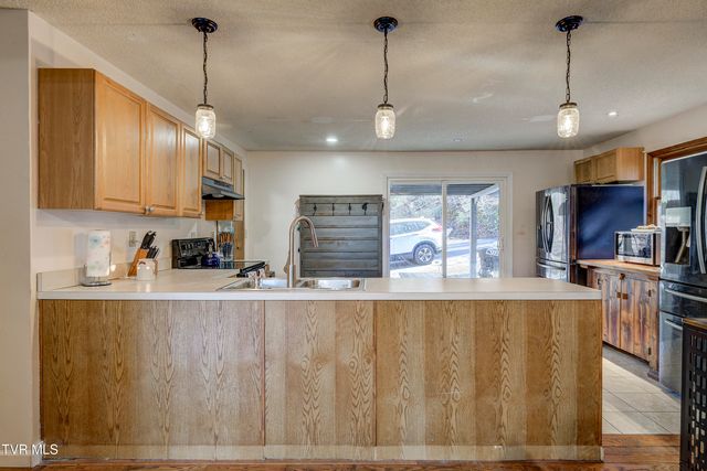 124 Ogle Road, Unicoi, TN 37692