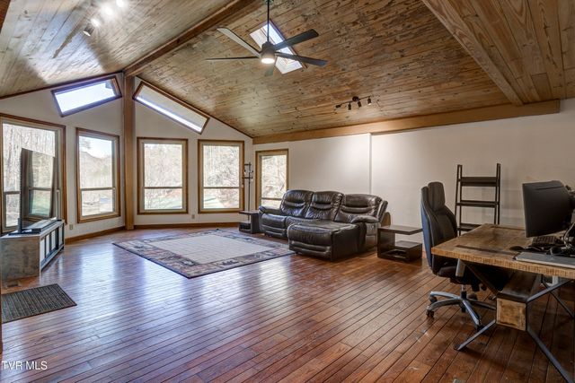 124 Ogle Road, Unicoi, TN 37692