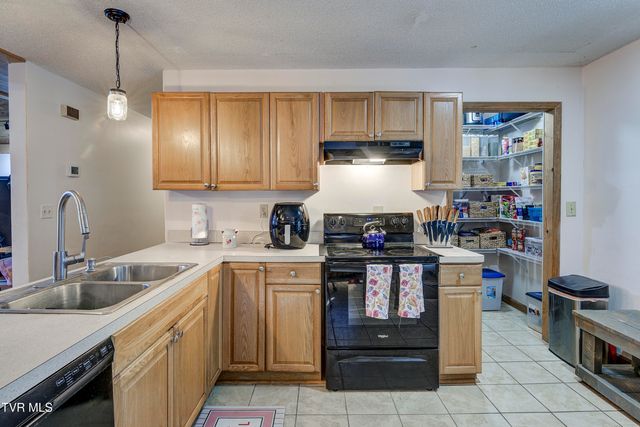 124 Ogle Road, Unicoi, TN 37692