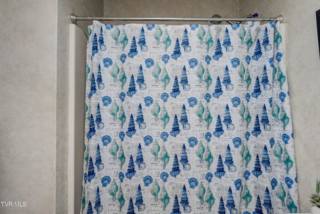 124 Ogle Road, Unicoi, TN 37692