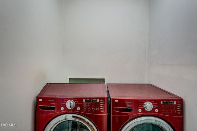 124 Ogle Road, Unicoi, TN 37692