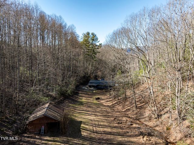 124 Ogle Road, Unicoi, TN 37692