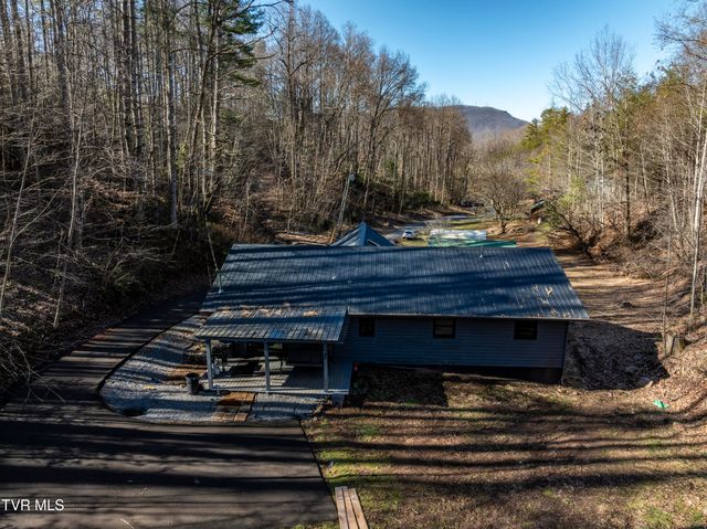 124 Ogle Road, Unicoi, TN 37692