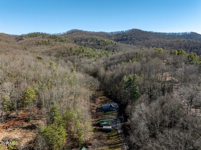 124 Ogle Road, Unicoi, TN 37692