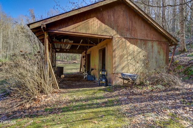 124 Ogle Road, Unicoi, TN 37692